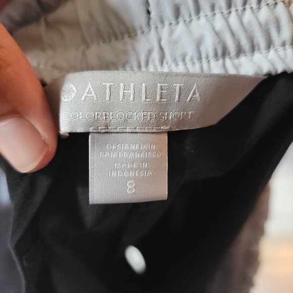 Athleta, Colorblocked Run short, Black and white, Size 8 - Picture 3 of 4